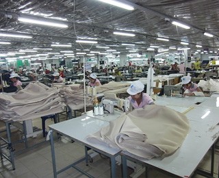 羽毛布団の丸八プロダクト海外工場 ラオス工場の画像