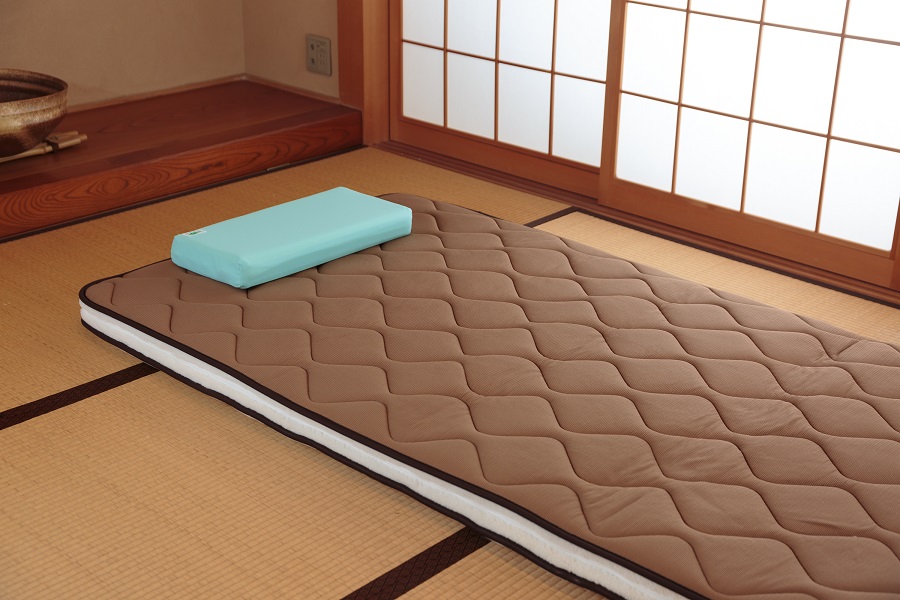 羽毛ふとんの丸八真綿 16号整形外科コラボ 敷きふとんのバナー