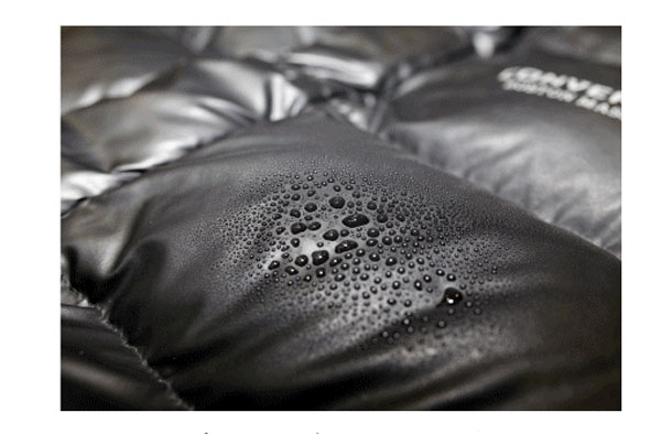 羽毛布団クリーニングの丸八真綿 ダウンジャケットのクリーニングもお任せ。ダウンジャケットクリーニング撥水比較画像05